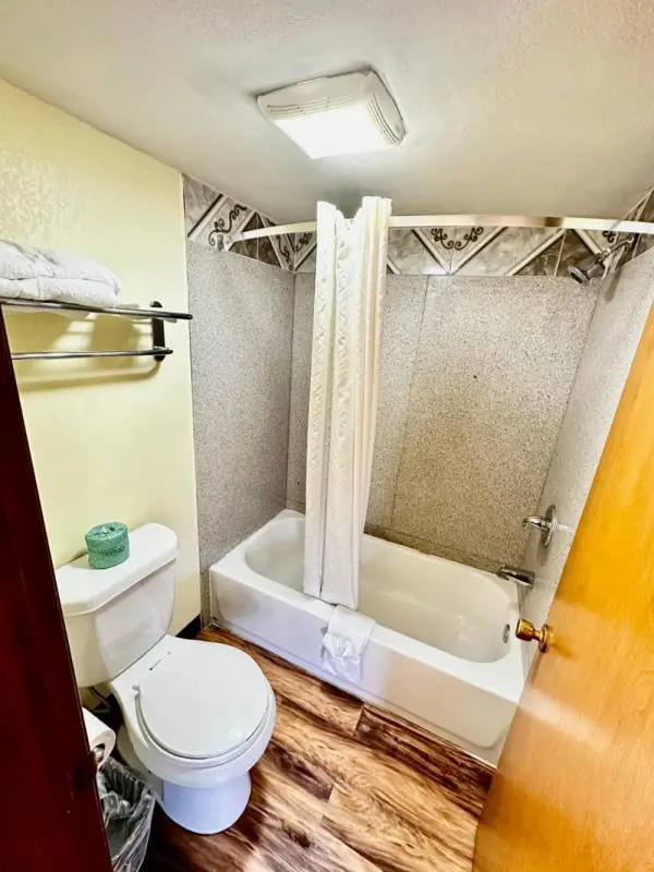 Regency Inn Iola 5